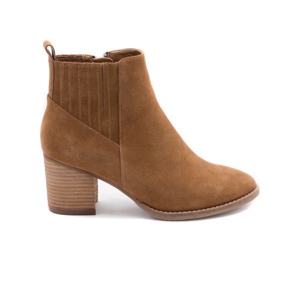 Blondo NOA waterproof suede boots. Color is camel suede. Size 10 - Picture 1 of 11